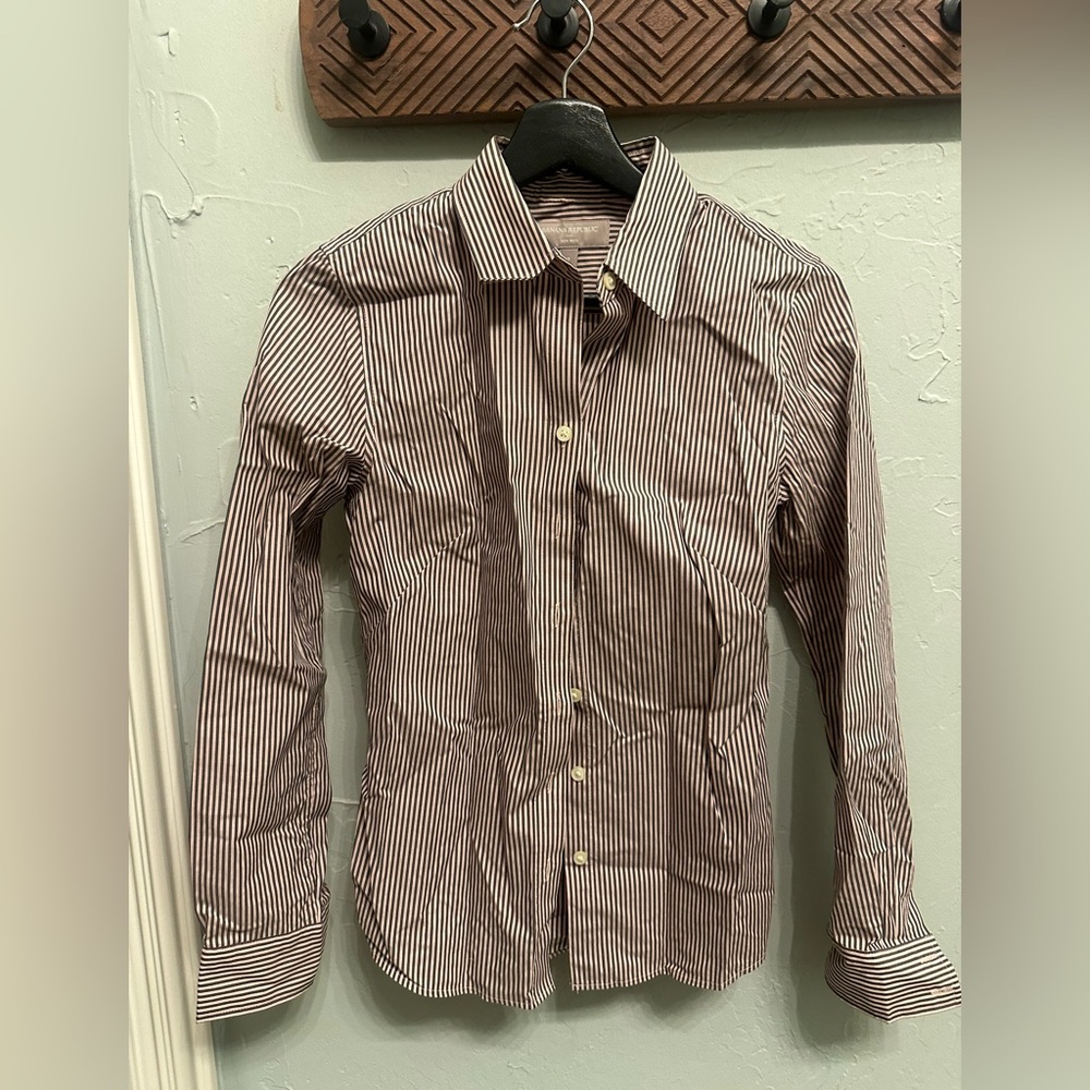 Banana Republic Women's Striped Button Down Shirt